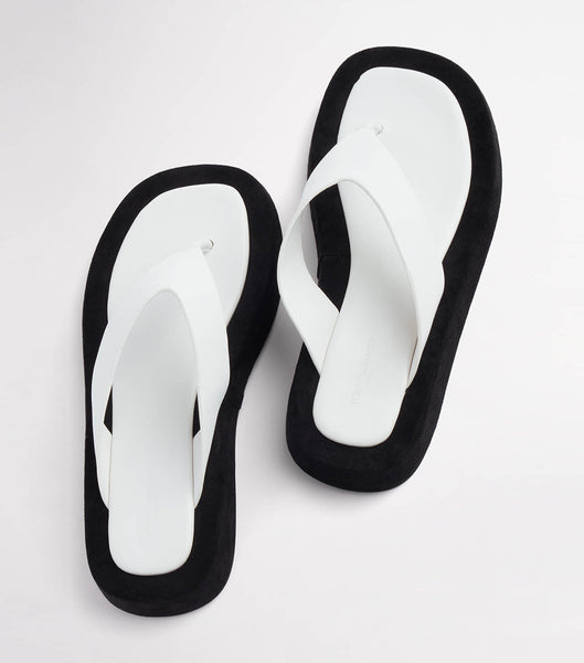 Sandalias Planas Tony Bianco Ives Milk Capretto 3.5cm Blancas | ARQAV16395